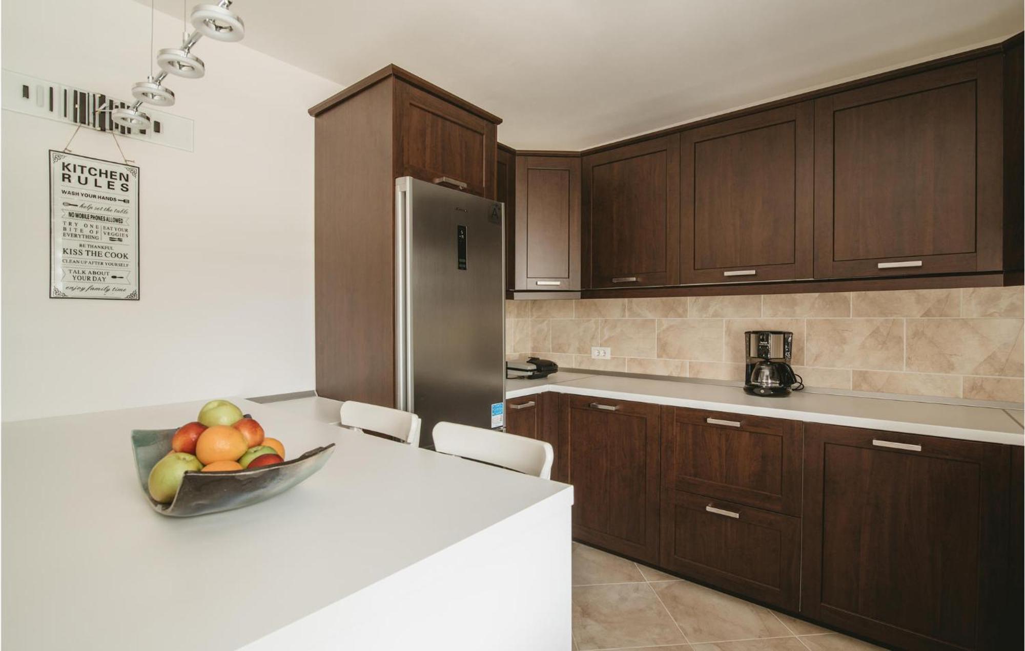 5 Bedroom Beautiful In Pula