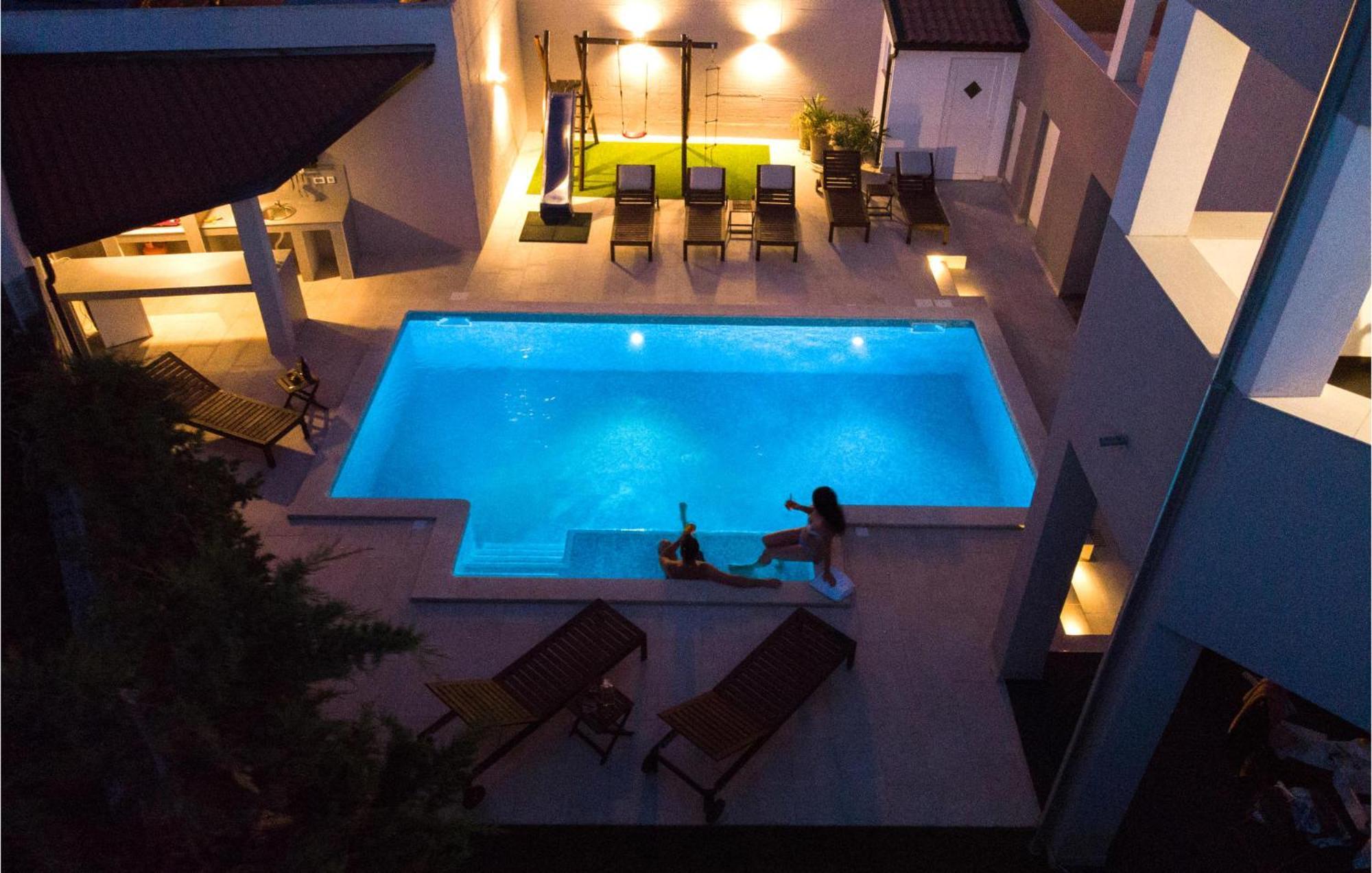 Ferienhaus 5 Bedroom Beautiful In