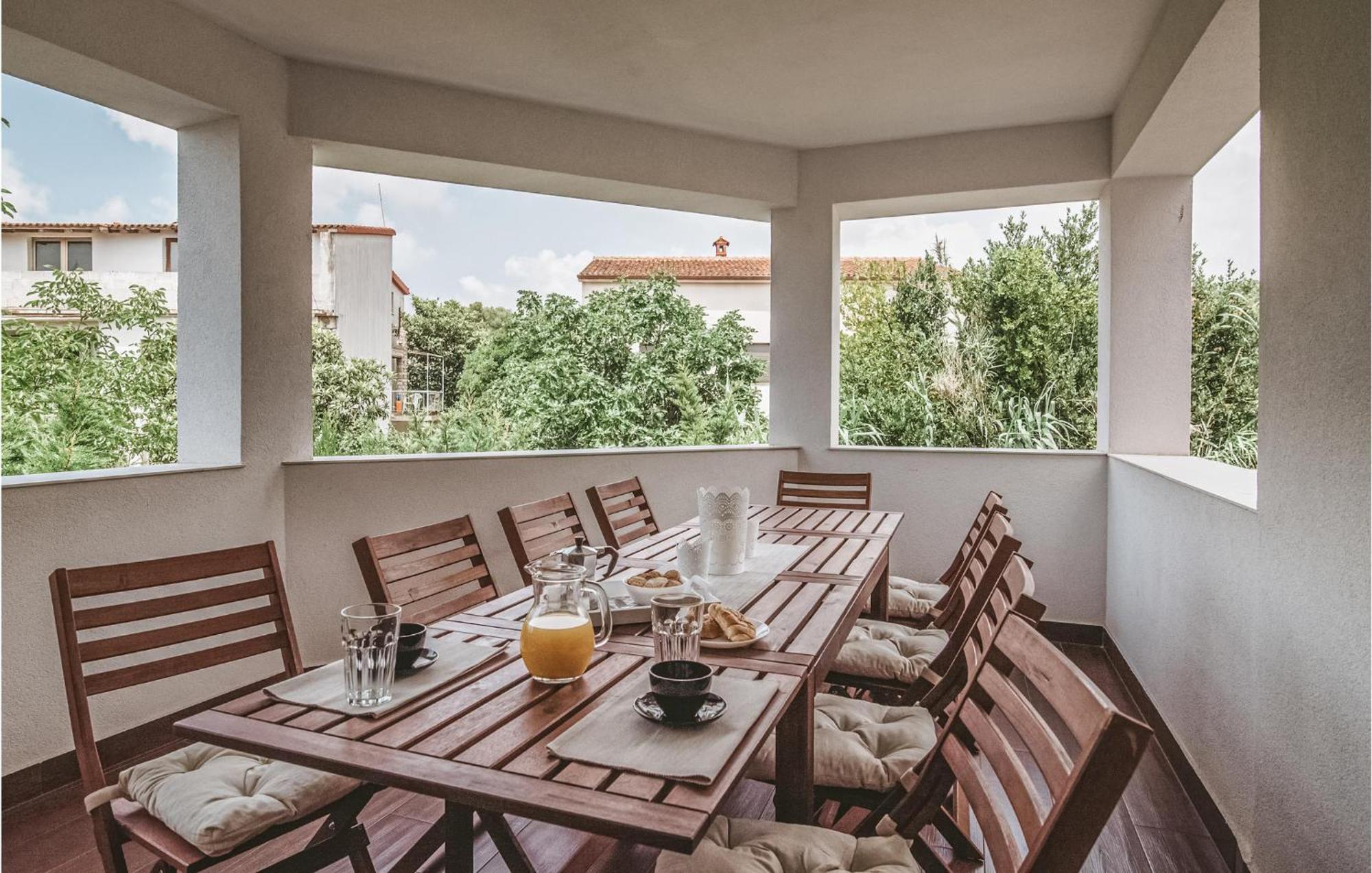 Ferienhaus 5 Bedroom Beautiful In Pula